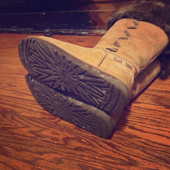 ⭐️ Ugg boots. - Picture 2 of 4